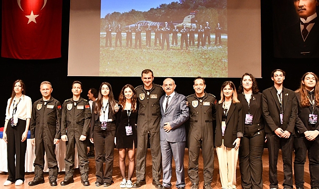 SOLOTÜRK Pilotları, ÇOMÜ Öğrencileriyle Buluştu