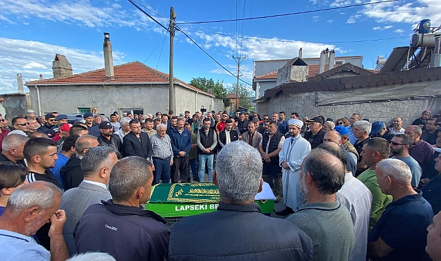 Tahir Ödemiş ve Sefer Arslan son yolculuğuna uğurlandı