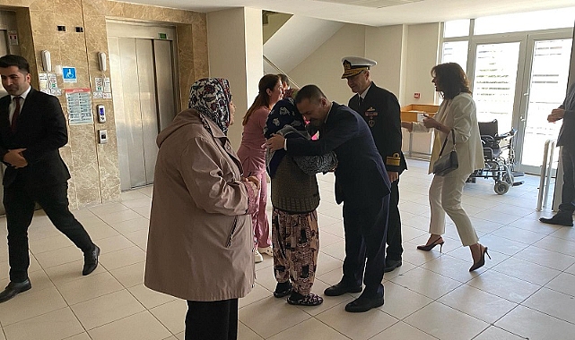 Vali Aktaş bayramda yaşlıları unutmadı