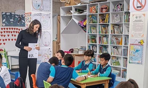 Atatürk İlkokulu Öğrencileri Halk Çocuk Kültür Evi'nde arılarla buluştu