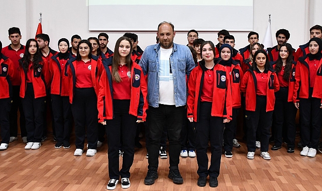 AYAY bölümü geleneksel üniforma giyme töreni