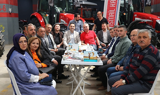 Başkan Makas, Ezine'de fuara katıldı
