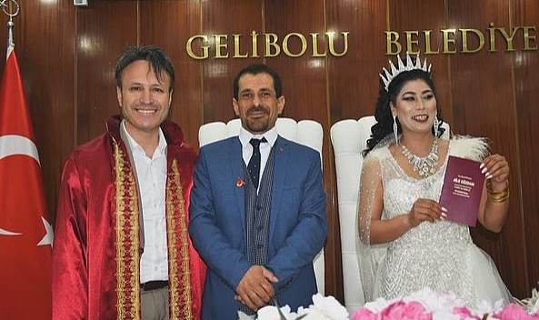 Başkan Soyuak çiftin nikahını kıydı