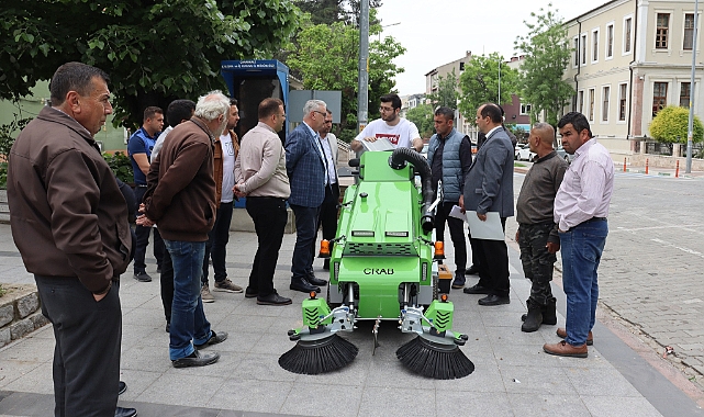 Bayramiç Belediyesi'nden yeni temizlik hizmet aracı