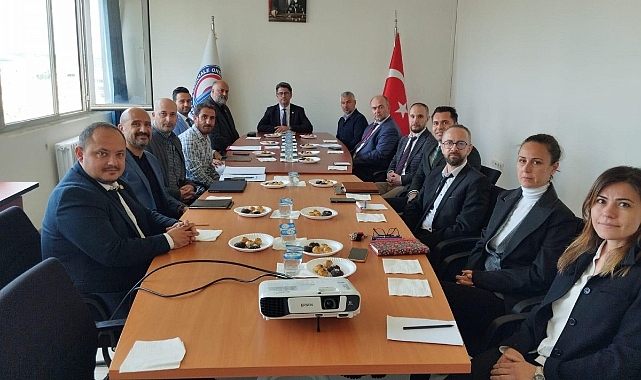 Bayramiç MYO'da akademik belgeler takdim edildi