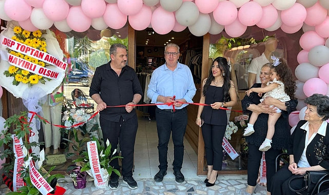 Bayramiç'te Tuba Gündoğdu Butik açıldı