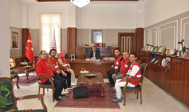 Biga Kızılay Şubesi yeni başkanı Naci Topçu, Kaymakam Erdinç Dolu’yu ziyaret etti