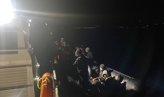 Çanakkale açıklarında 21 düzensiz göçmen kurtarıldı