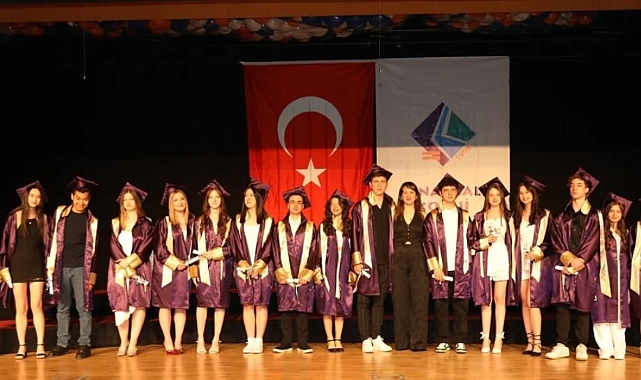 Çanakkale Koleji'nin gurur dolu mezuniyet töreni