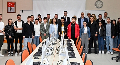 ÇOMÜ'de bilgisayar laboratuvarları yenilendi