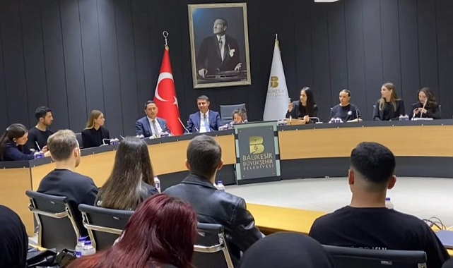 ÇOMÜ PR Kulübü'nden Başkan Akın'a ziyaret