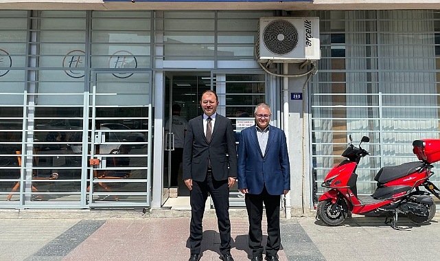 Erdinç Dolu, tapu müdürü Kazım Dülger'i ziyaret etti