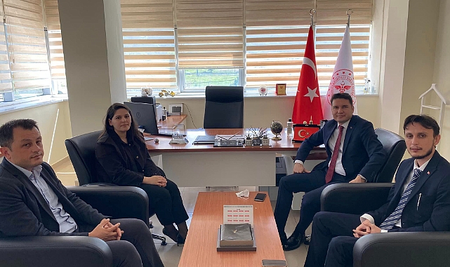 Göktaş ve eşi, ilçe hastanesi yöneticilerini ziyaret etti
