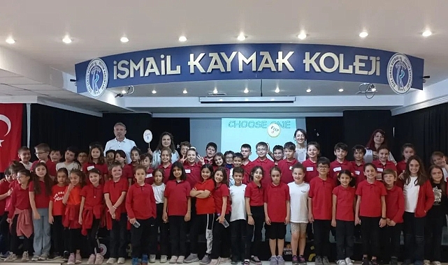 İsmail Kaymak Koleji öğrencileri Mystery Box oyunuyla sahnedeydi