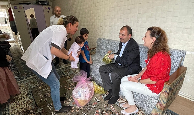 Kaymakam Erdinç Dolu ve Eşi Şenay Yerli Dolu’dan “Hoş geldin Bebek” ziyareti