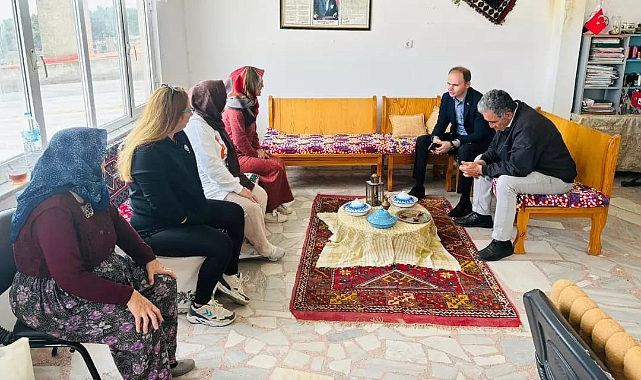 Kaymakam Salih Sak, Ahmetçe Köyü'nde Kadın Kooperatifini ziyaret etti