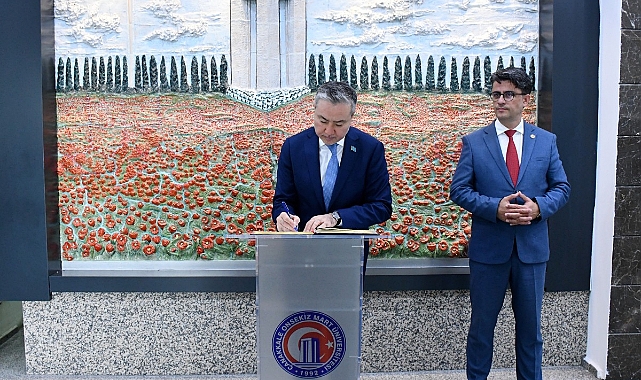 Kazakistan Heyeti ÇOMÜ'de ağırlandı