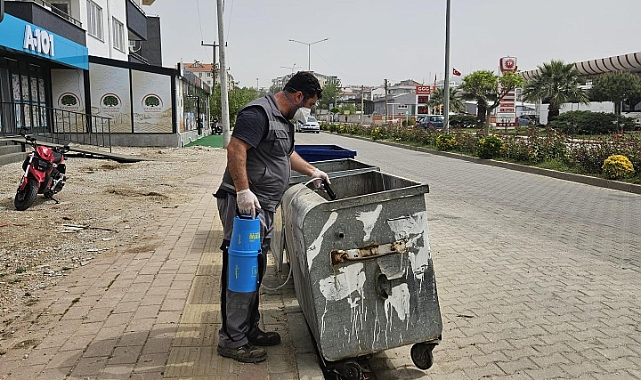 Kepez Belediyesi, karasinek ilaçlama çalışmalarını sürdürüyor