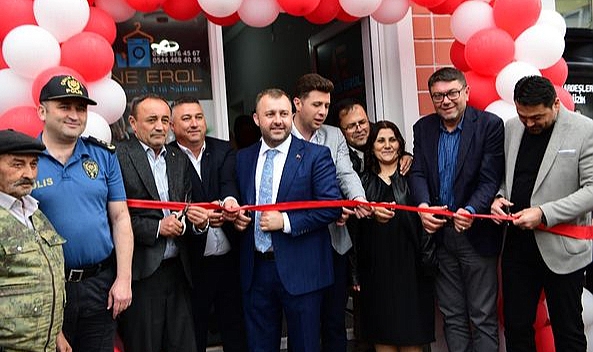 Mesut Bayram, Ezine'de yeni çamaşırhanenin açılışını gerçekleştirdi