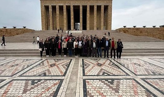 Muhtar Aydın köy sakinlerini Anıtkabir'e götürdü