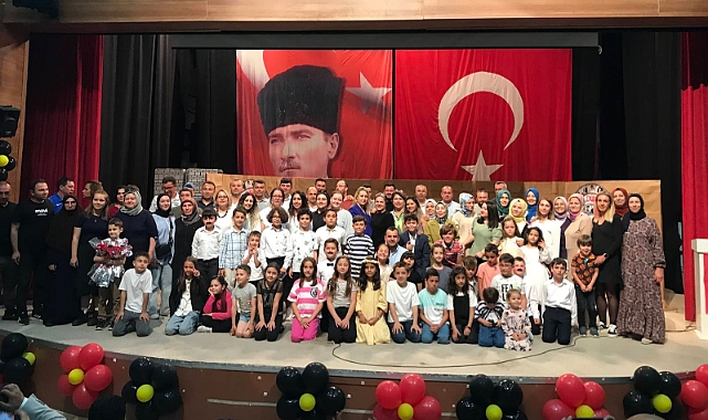 Murat Köse İlkokulu öğrencilerinden güldüren çocuklar tiyatro gösterisi