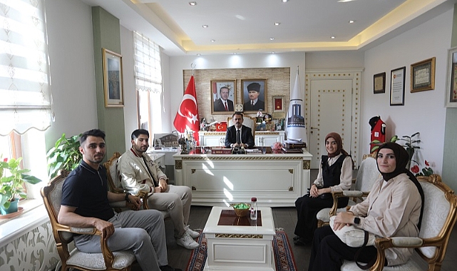 Öğrenciler, Vali Aktaş'ı mezuniyete davet etti
