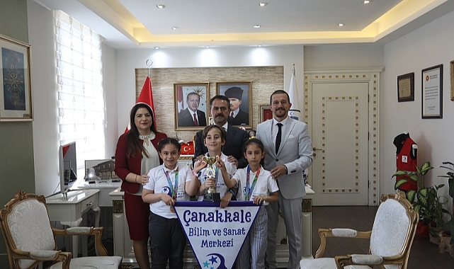 Türkiye 2'ncisi öğrencilerden Vali Aktaş'a ziyaret