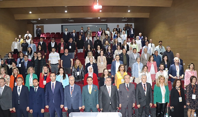 "Yeni Yüzyılda Öğretmen" temalı kongre tamamlandı