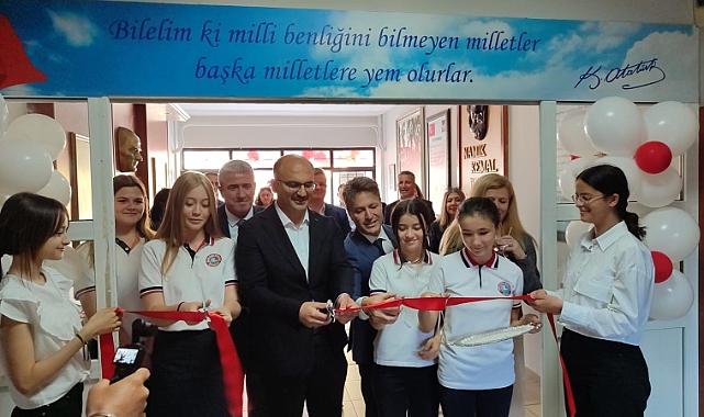 Abacı, Teknoloji ve Tasarım Görsel Sanatlar Sergisi’ni açtı