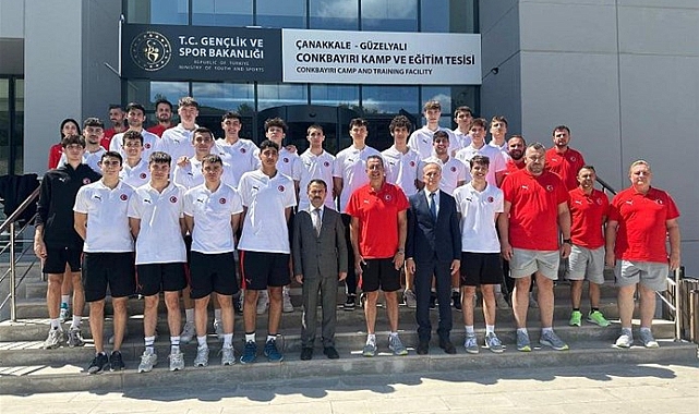 Aktaş, U17 Milli Basketbol Takımı'nı ziyaret etti