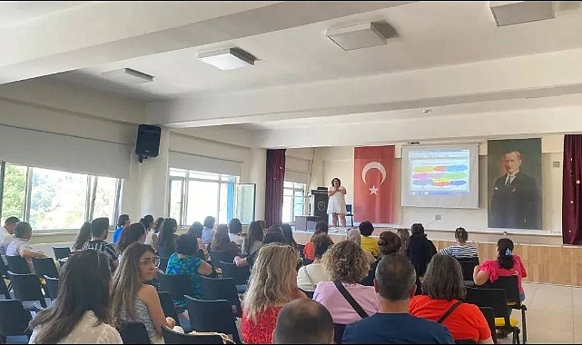 Ayvacık İlçe Sağlık Müdürlüğü'nden öğretmenlere sağlık semineri