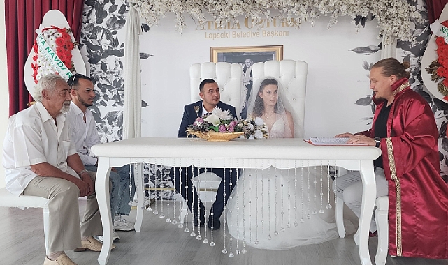 Başkan Atilla Öztürk, Müge Özışık ve Yusuf Hakan Bozkurt'un nikahını kıydı