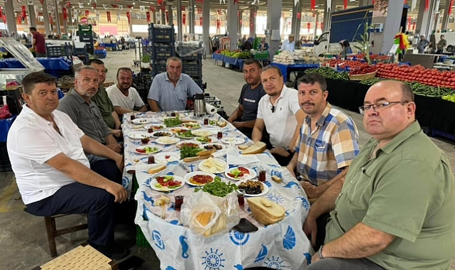 Başkan Öztürk'ten pazar esnafına ziyaret