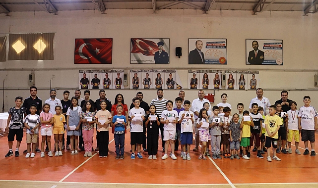 Bayramiç Belediyesi Satranç Turnuvası'nda şampiyonlar belirlendi