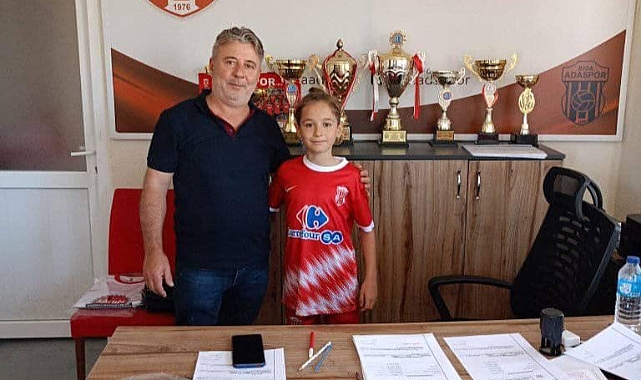 Emir Ege Kurtçu, Biga Adaspor yaz futbol okulu ‘na kayıt yaptırdı