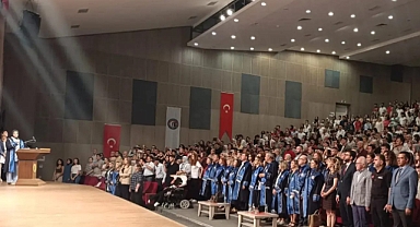 Gökhan Baştürk, Sağlık Bilimleri Fakültesi mezuniyet ve yemin törenine katıldı