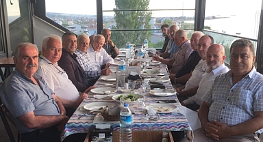 Kulisler bunu konuşuyor; istediğini yiyebilirsin masasında alkol yasak