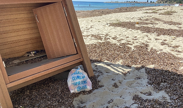 Kabatepe’de deniz manzaralı çöplük