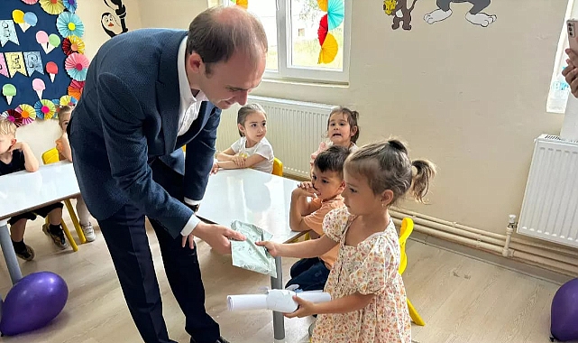 Kaymakam Salih Sak, Gülpınar İlkokulu'nda karne dağıtım programına katıldı