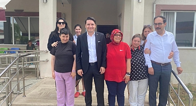 Musa Göktaş ve eşi, Yenice Engelsiz Yaşam Merkezini ziyaret etti