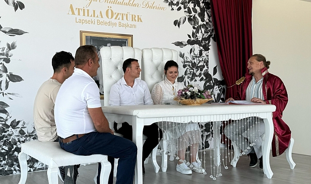 Nazmiye Karayer ve Yusuf Saygın çiftlerinin nikah törenini gerçekleştirdi