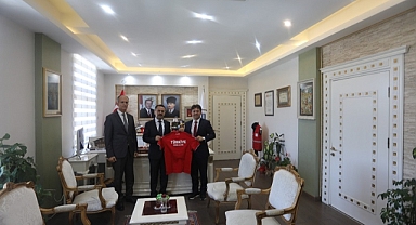 Türkiye Cimnastik Federasyonu Başkanı Suat Çelen, Vali Aktaş’a ziyaret