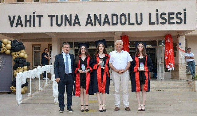 Vahit Tuna’da mezuniyet coşkusu