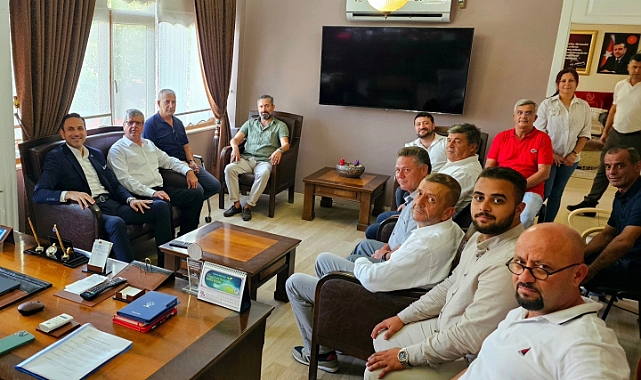 AK Parti heyetinden Evreşe Belediye Başkanı Hakkı Uysal'a ziyaret