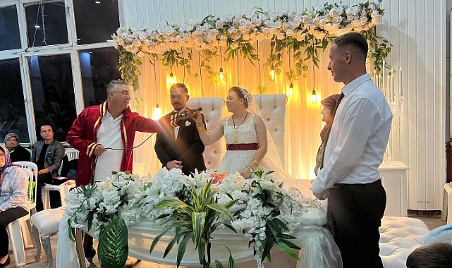 Bayram, Mustafa Gülgen ve Büşra Kanık çiftinin nikahını kıydı