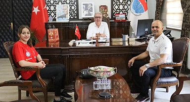 Beyza Işık'tan Bayramiç Belediyesine ziyaret