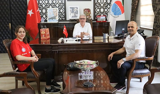 Beyza Işık'tan Bayramiç Belediyesine ziyaret