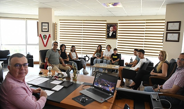 Birol Arslan başarılı öğrencileri tebrik etti
