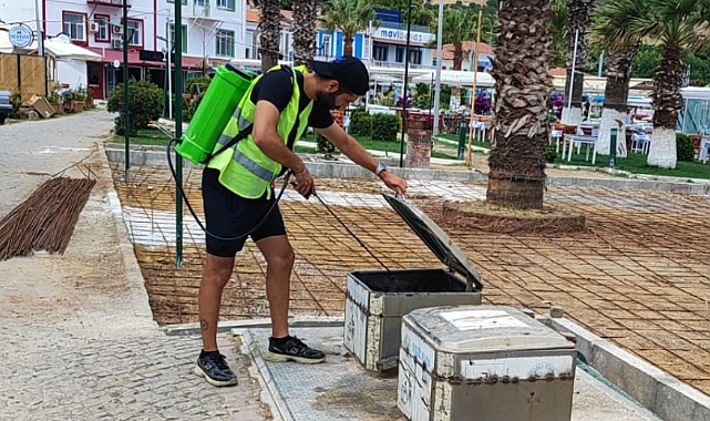 Bozcaada Belediyesi’nin haşere mücadelesi