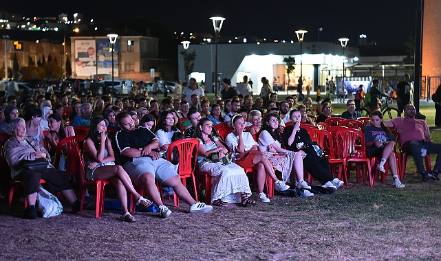 Çanakkale’de Açık Hava Sinema Geceleri "Türk İşi Dondurma" ile devam ediyor